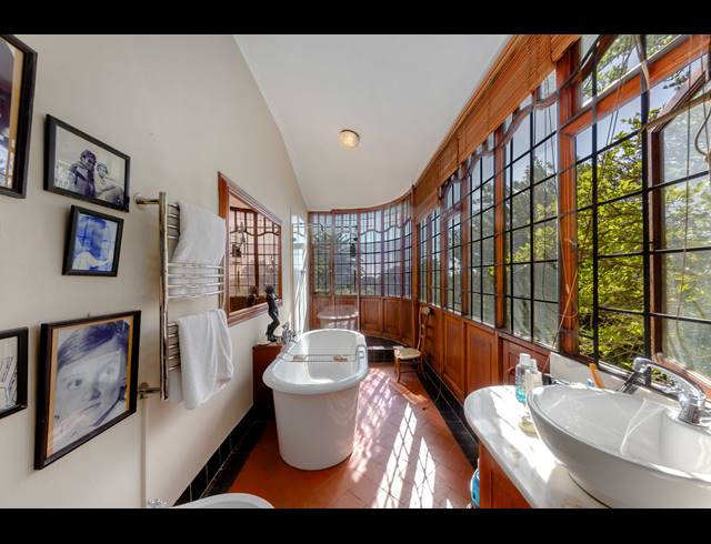 4 BEDROOM FREESTANDING FOR SALE IN ORANJEZICHT